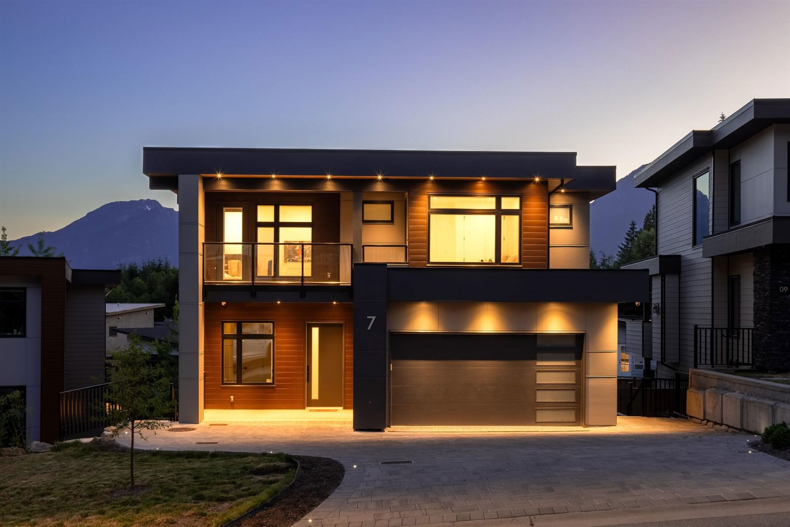 Listing Image 0