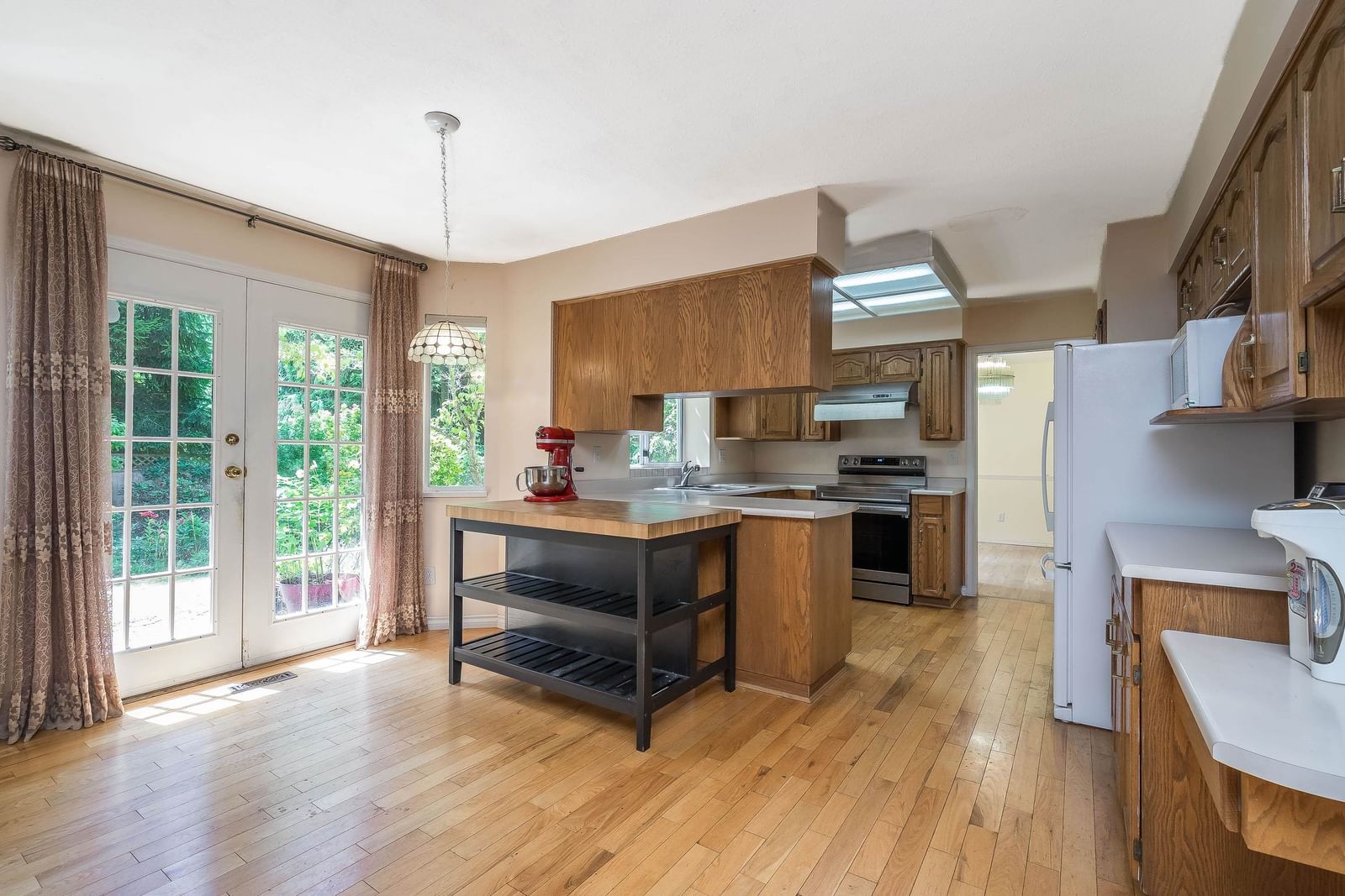 Listing Image 11