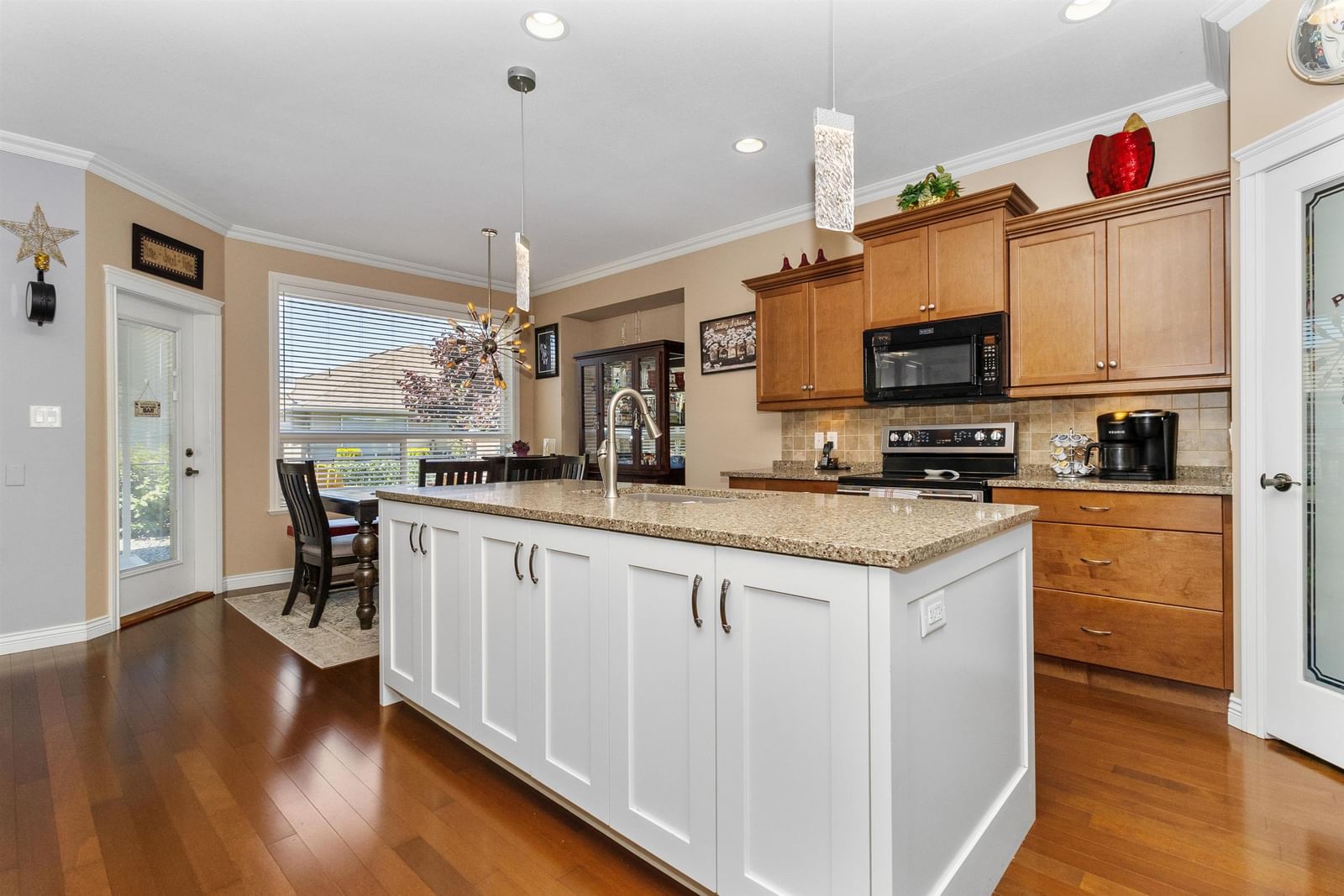 Listing Image 15