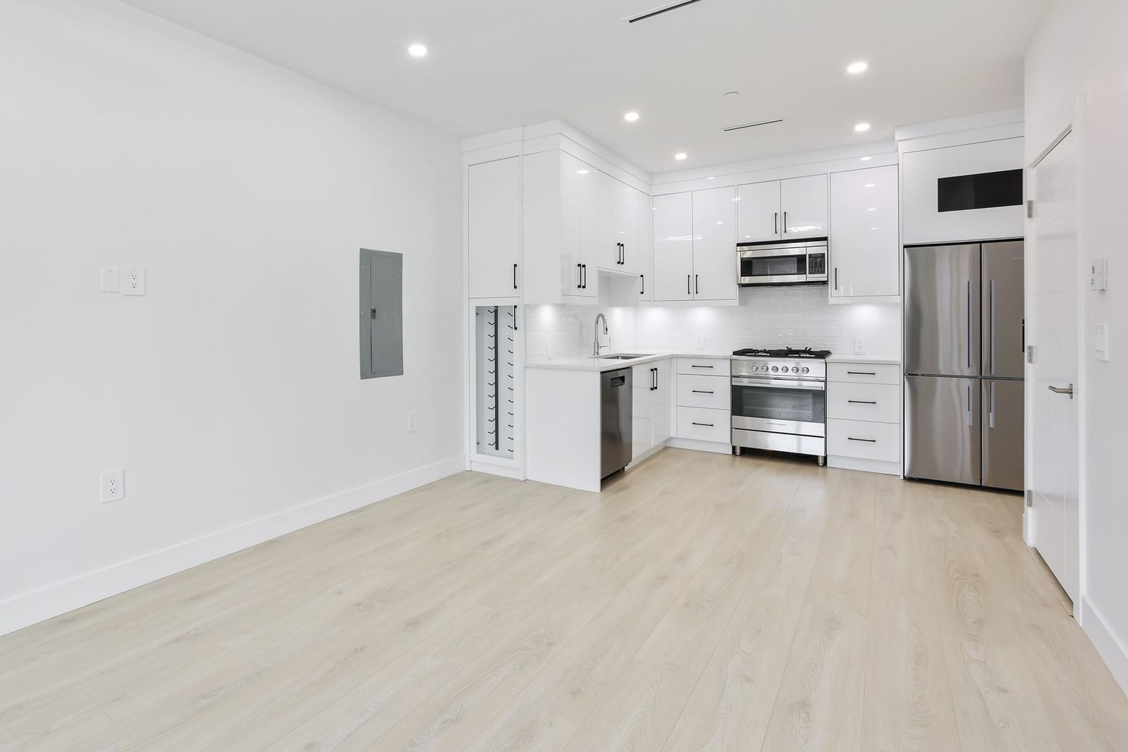 Listing Image 2