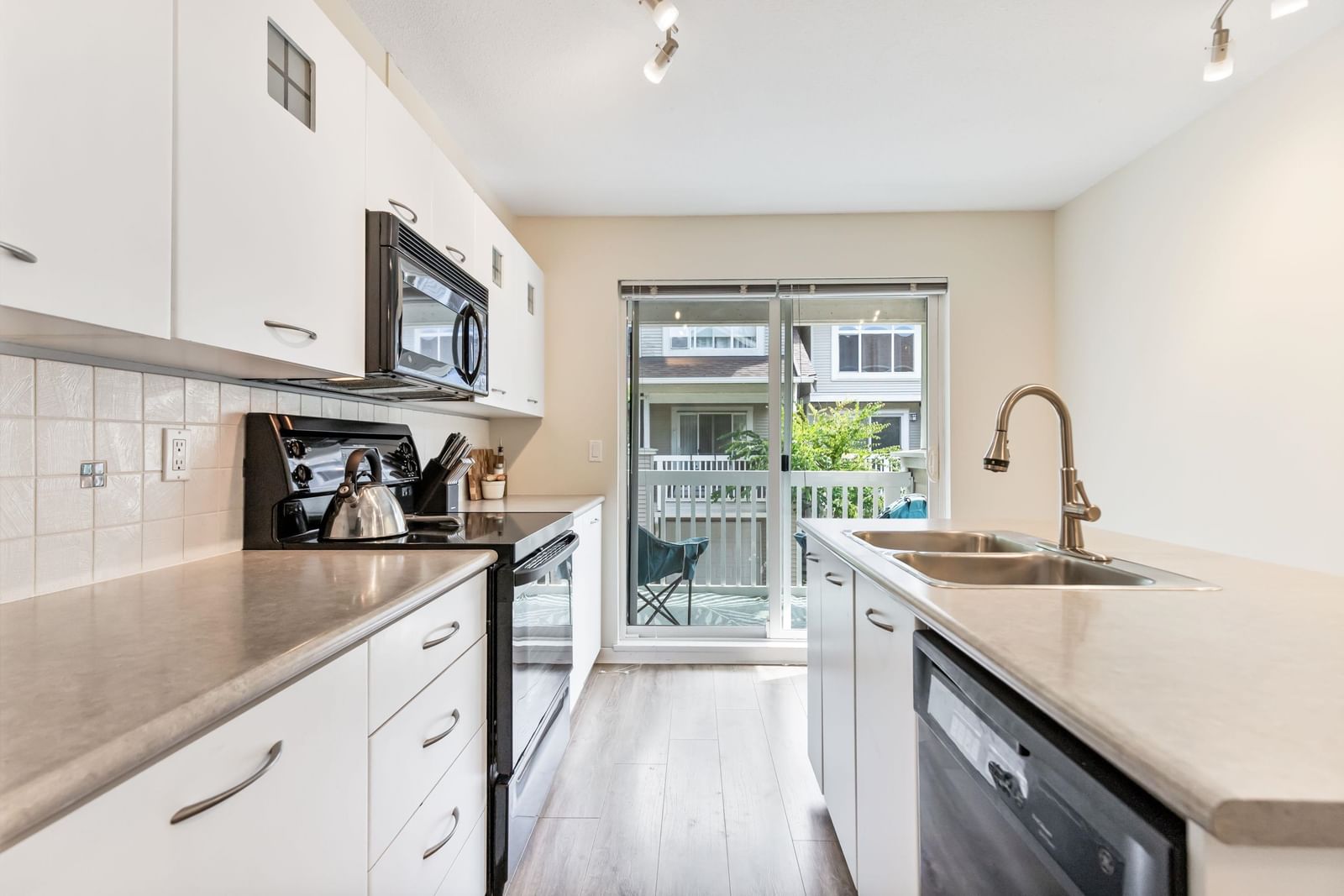 Listing Image 13
