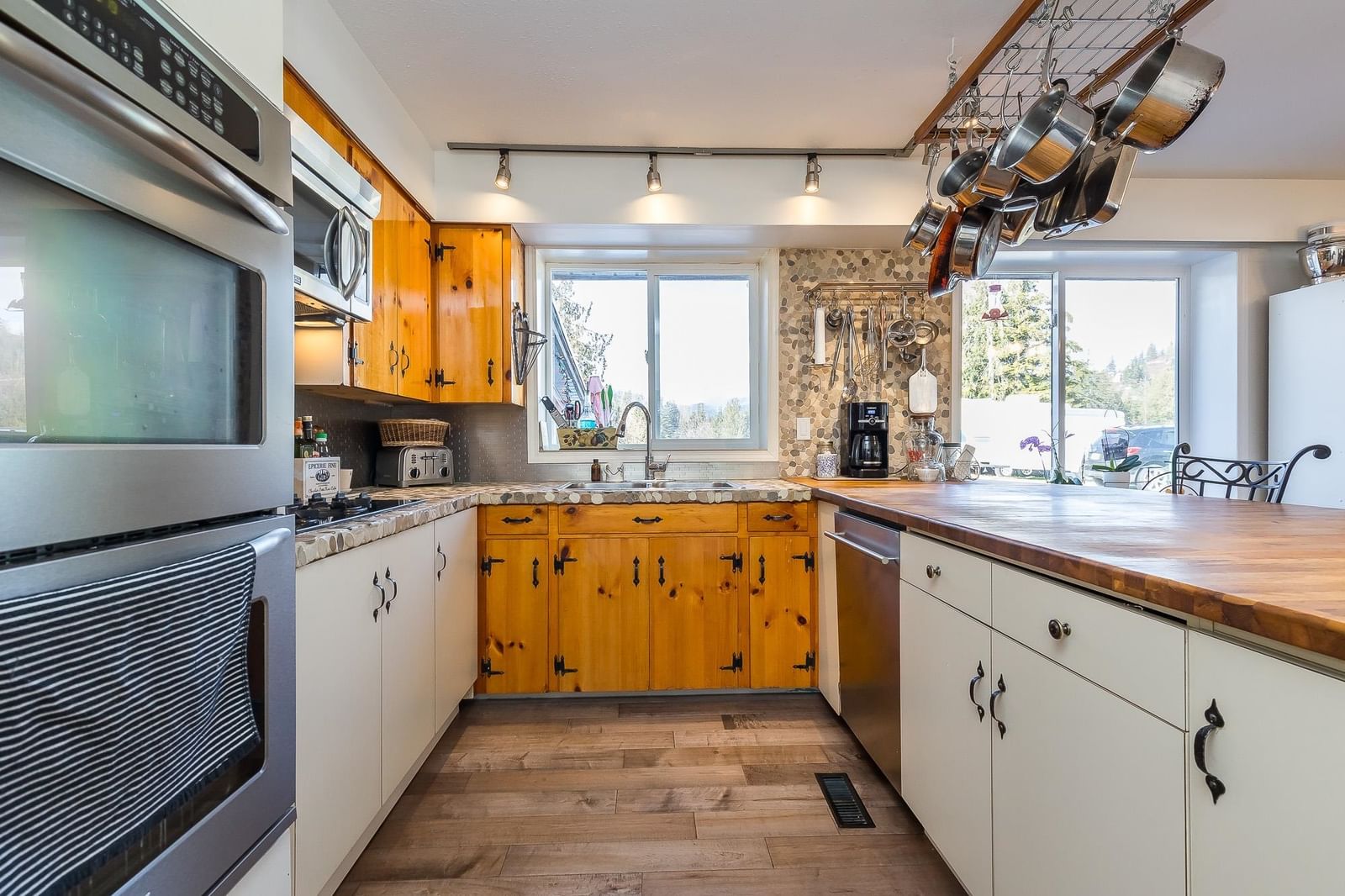 Listing Image 13