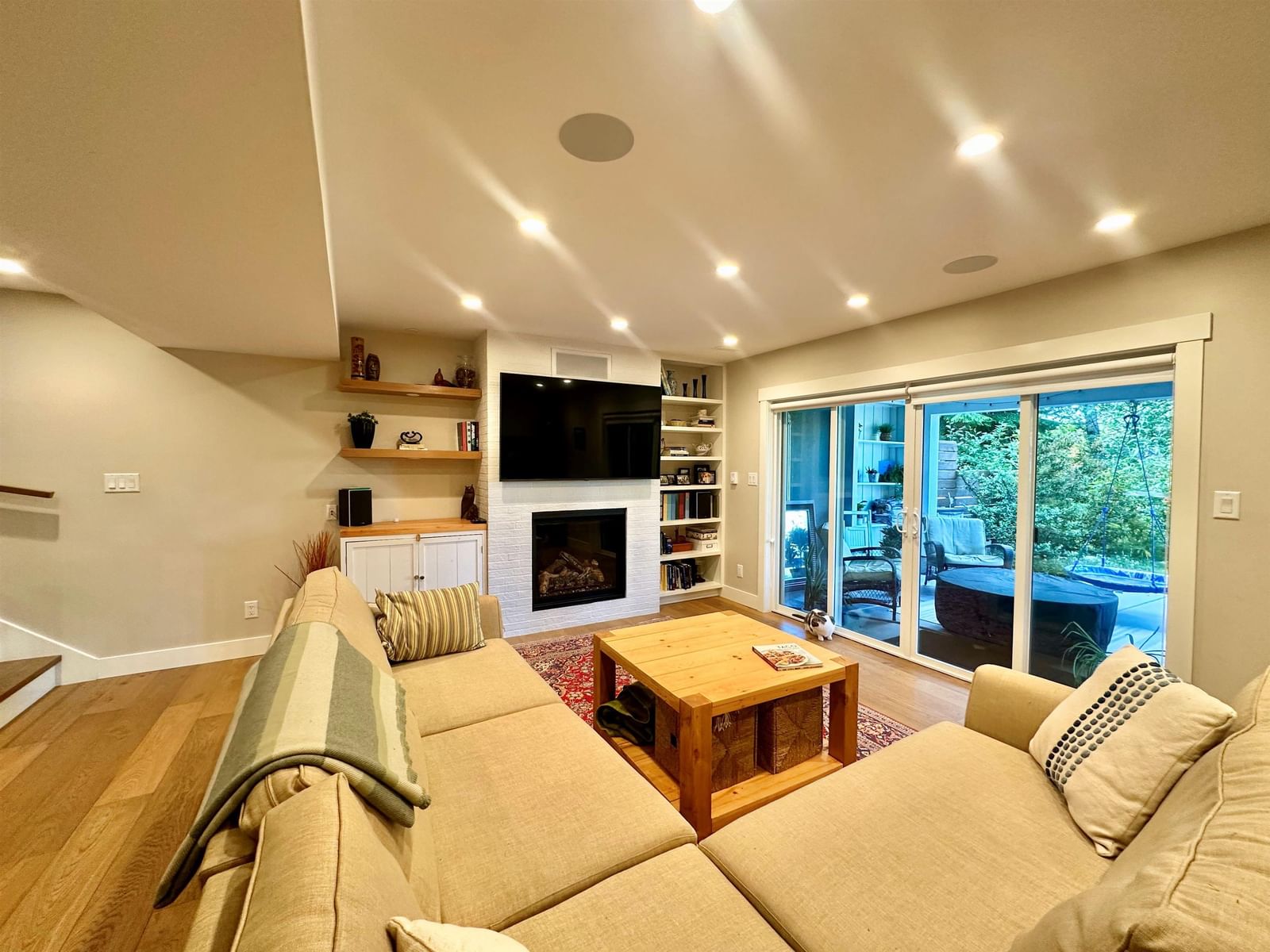 Listing Image 19