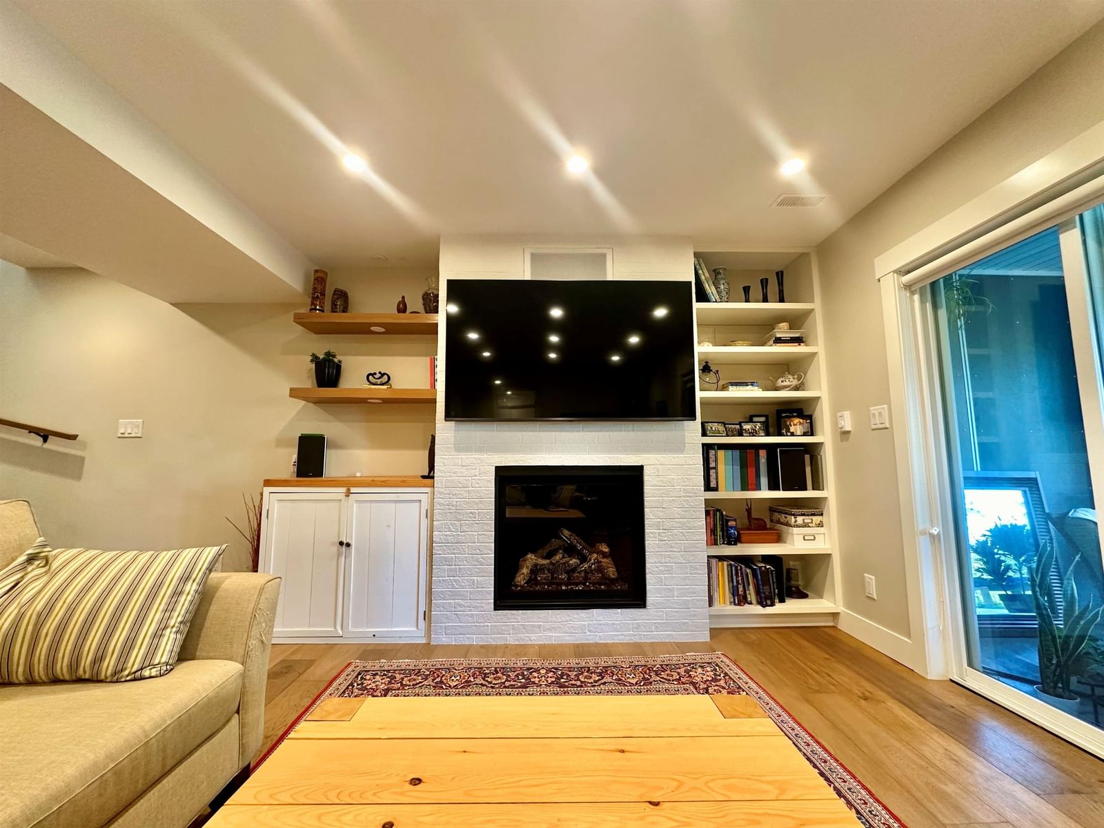 Listing Image 22