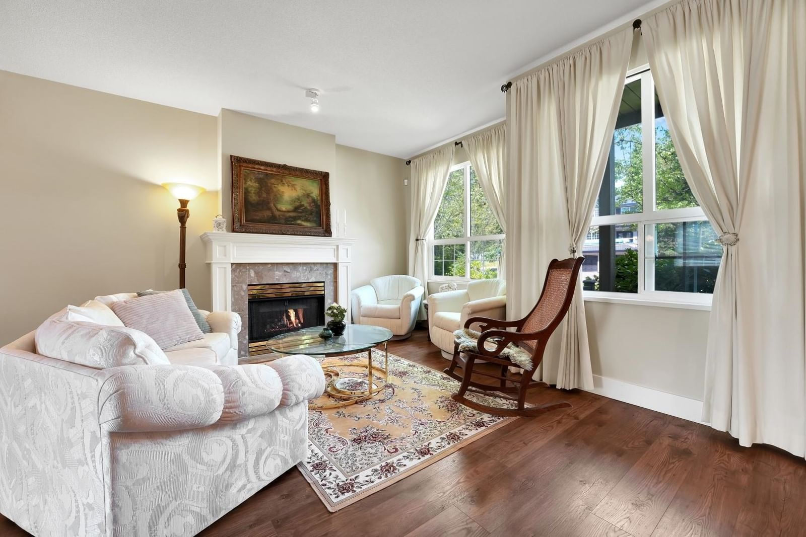 Listing Image 3