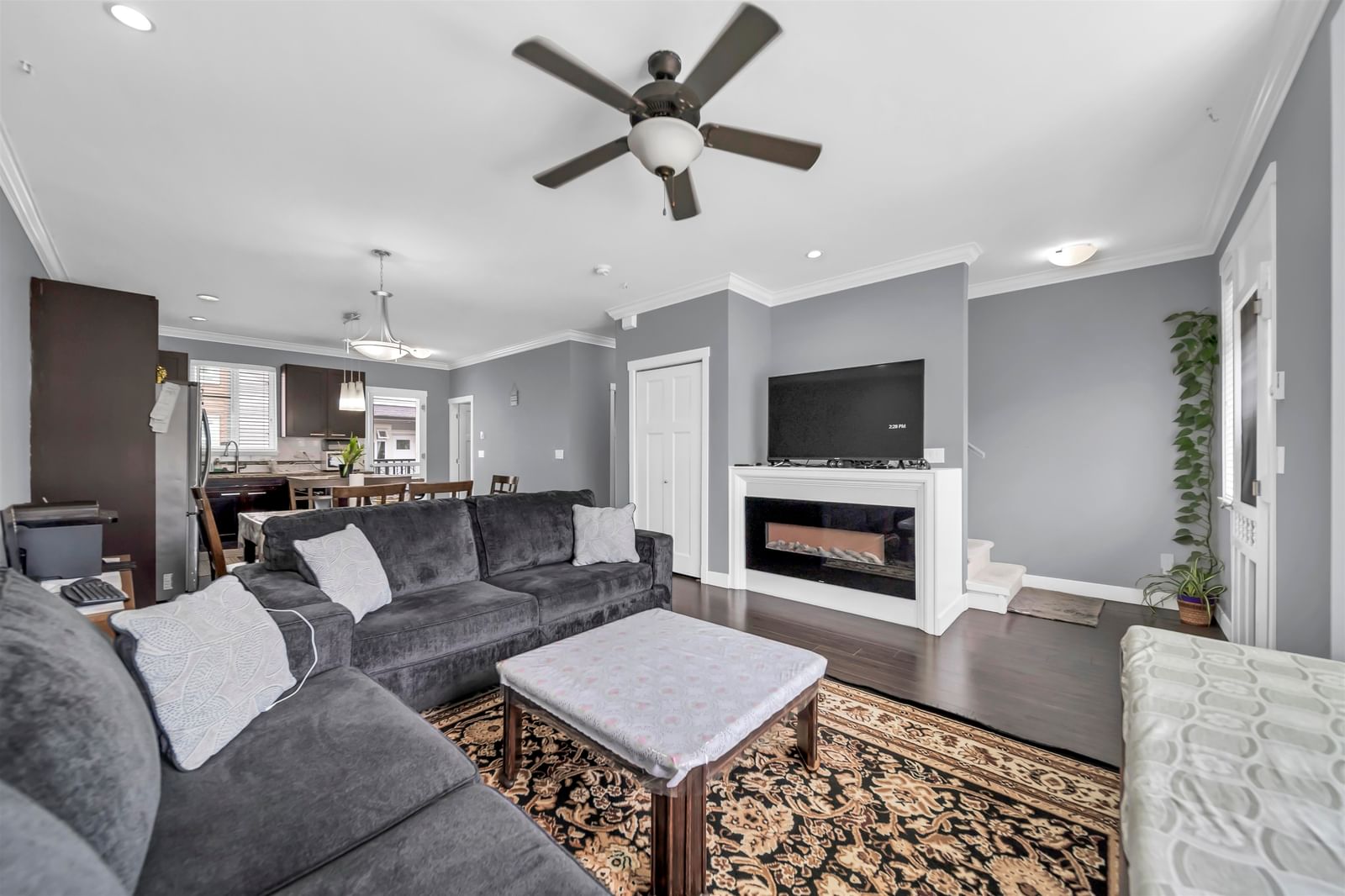 Listing Image 11