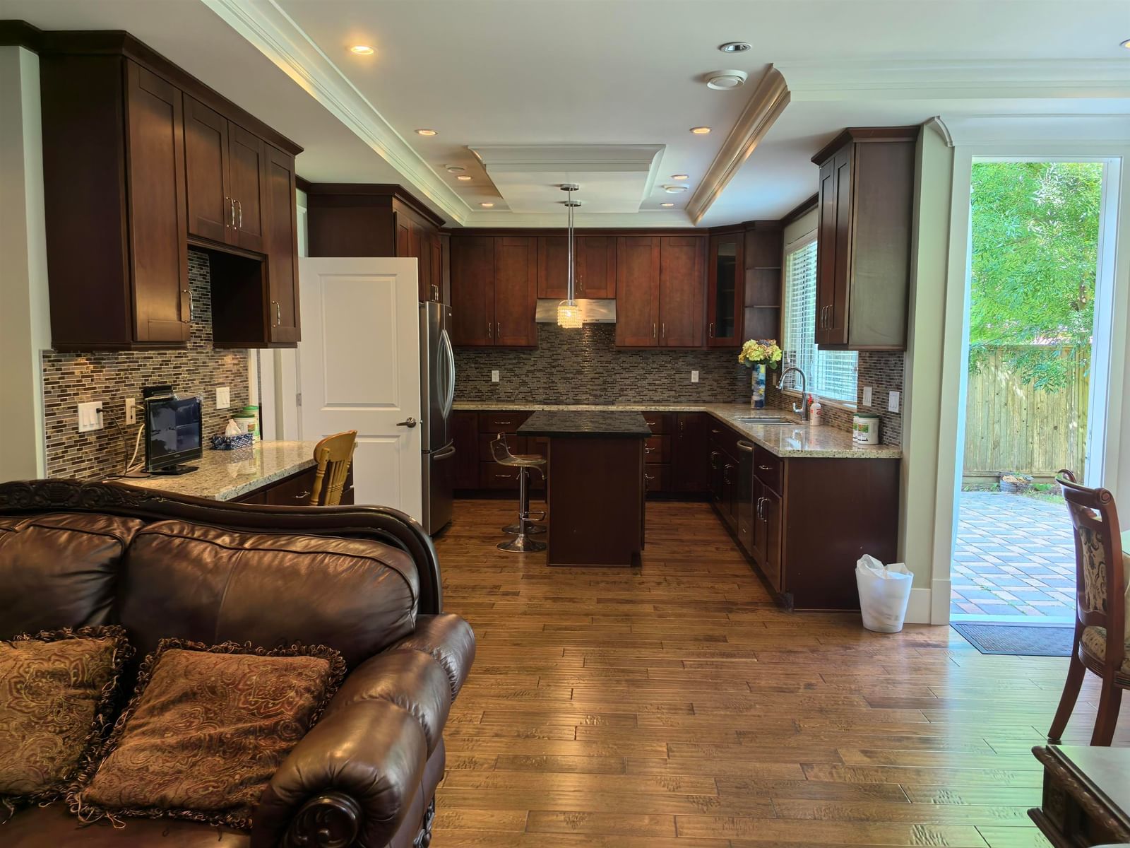 Listing Image 9