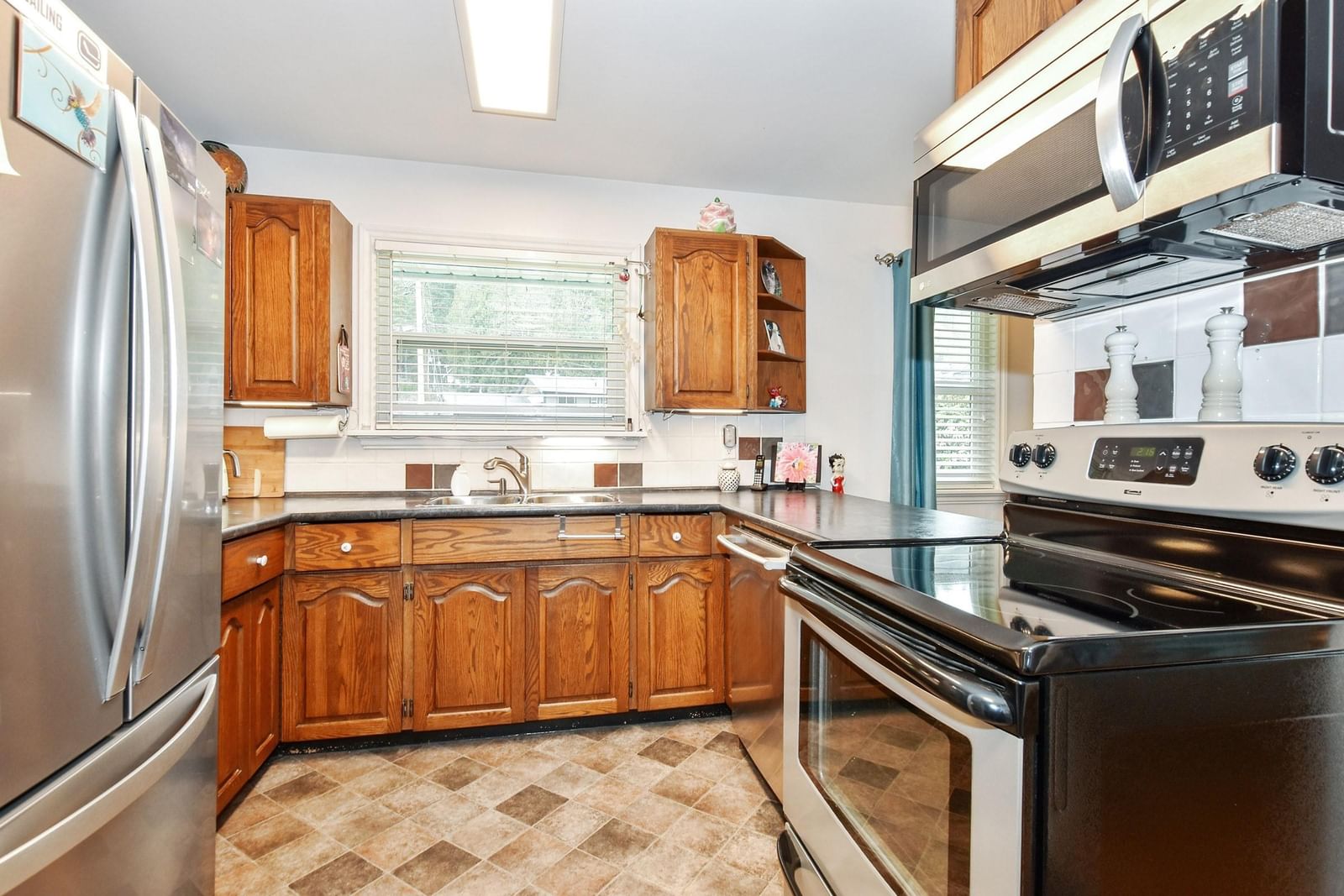 Listing Image 11