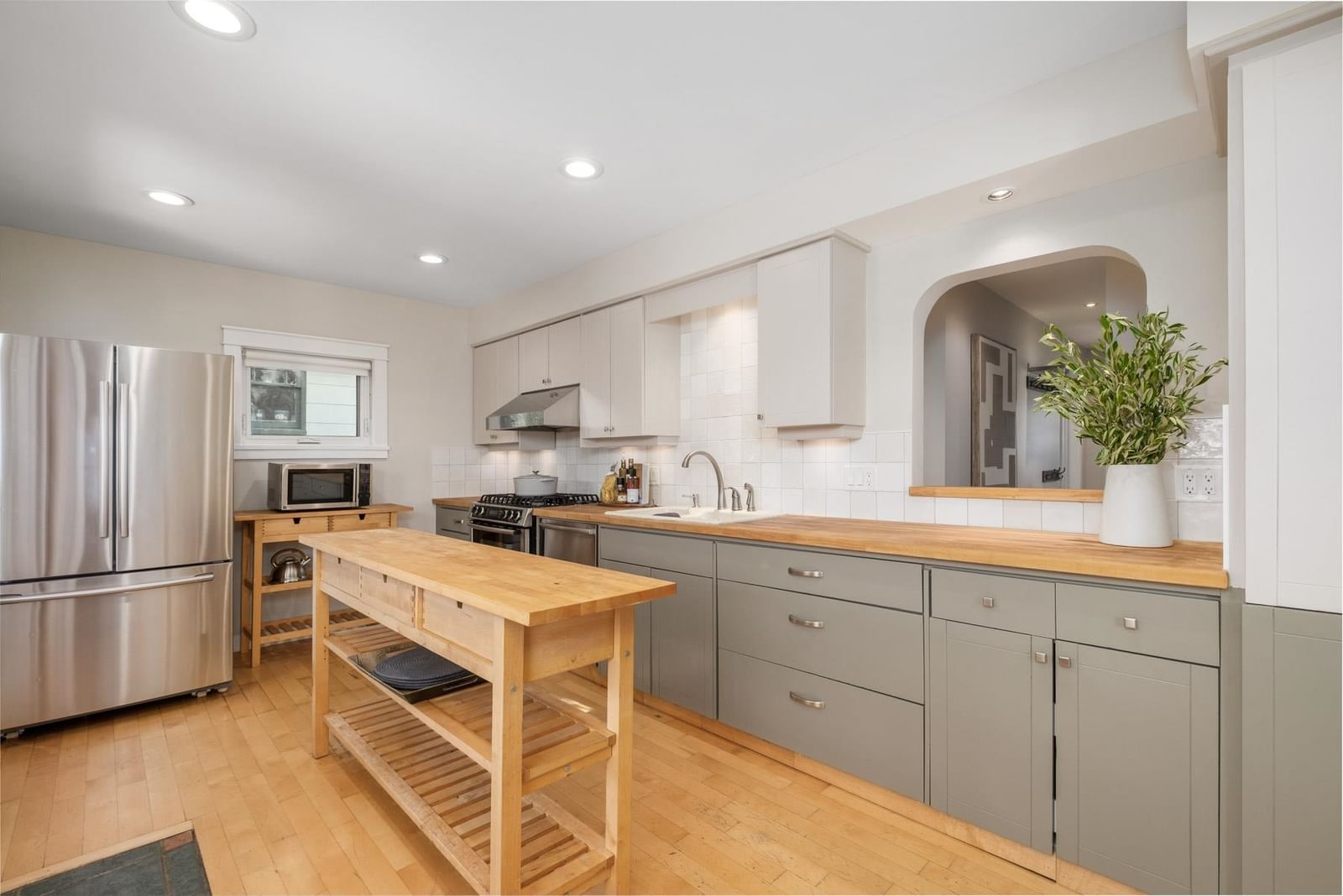 Listing Image 11
