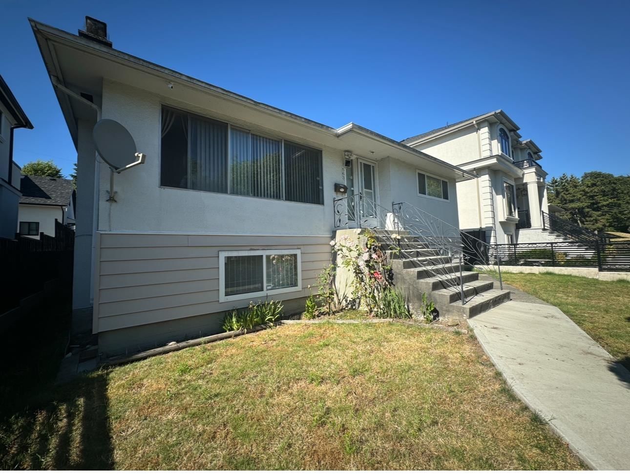 Listing Image 5