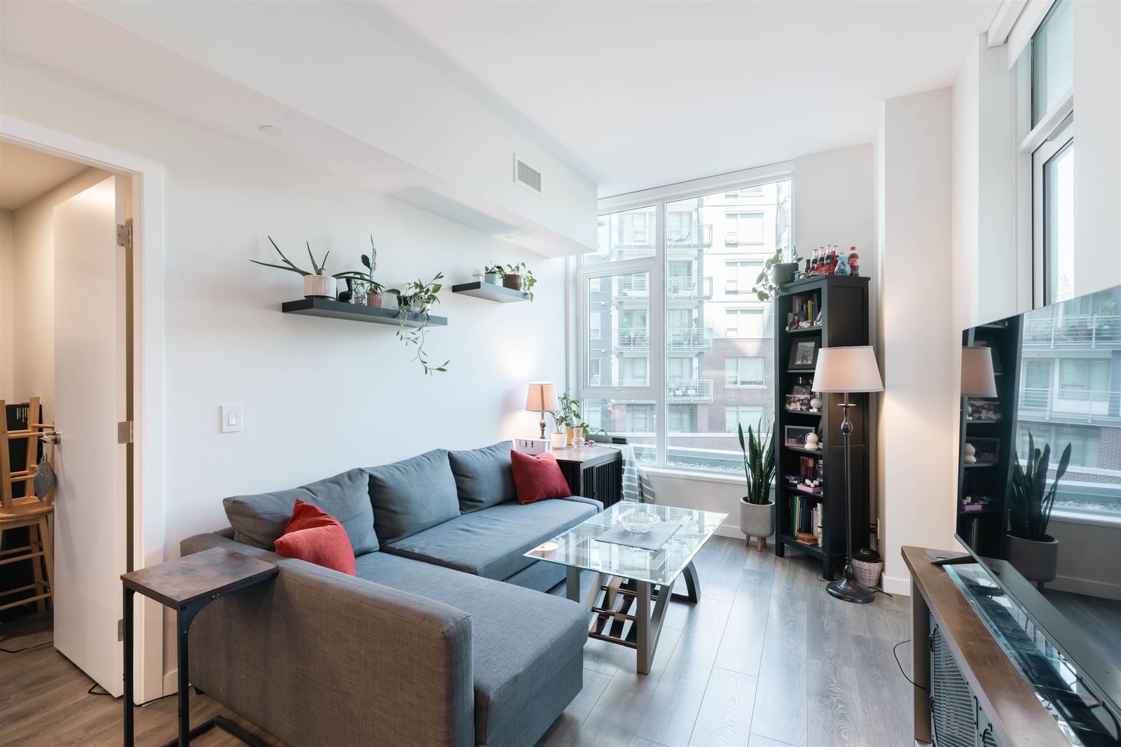 Listing Image 11