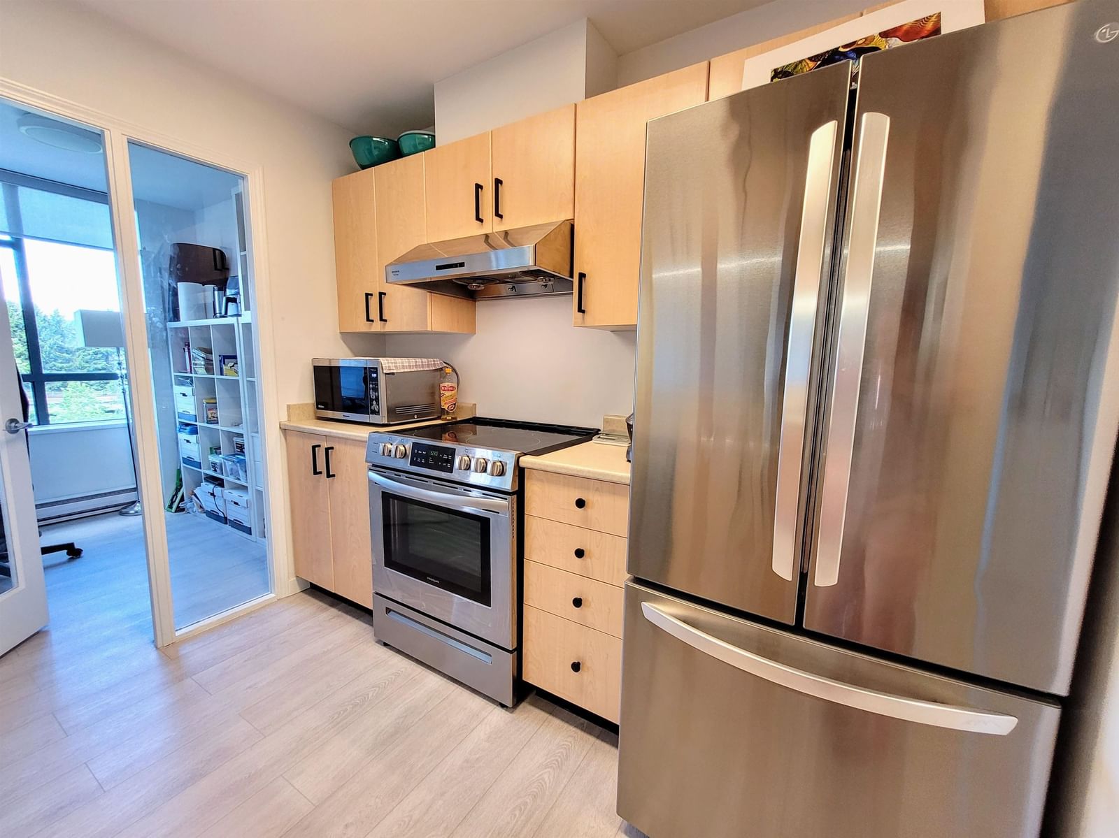 Listing Image 5