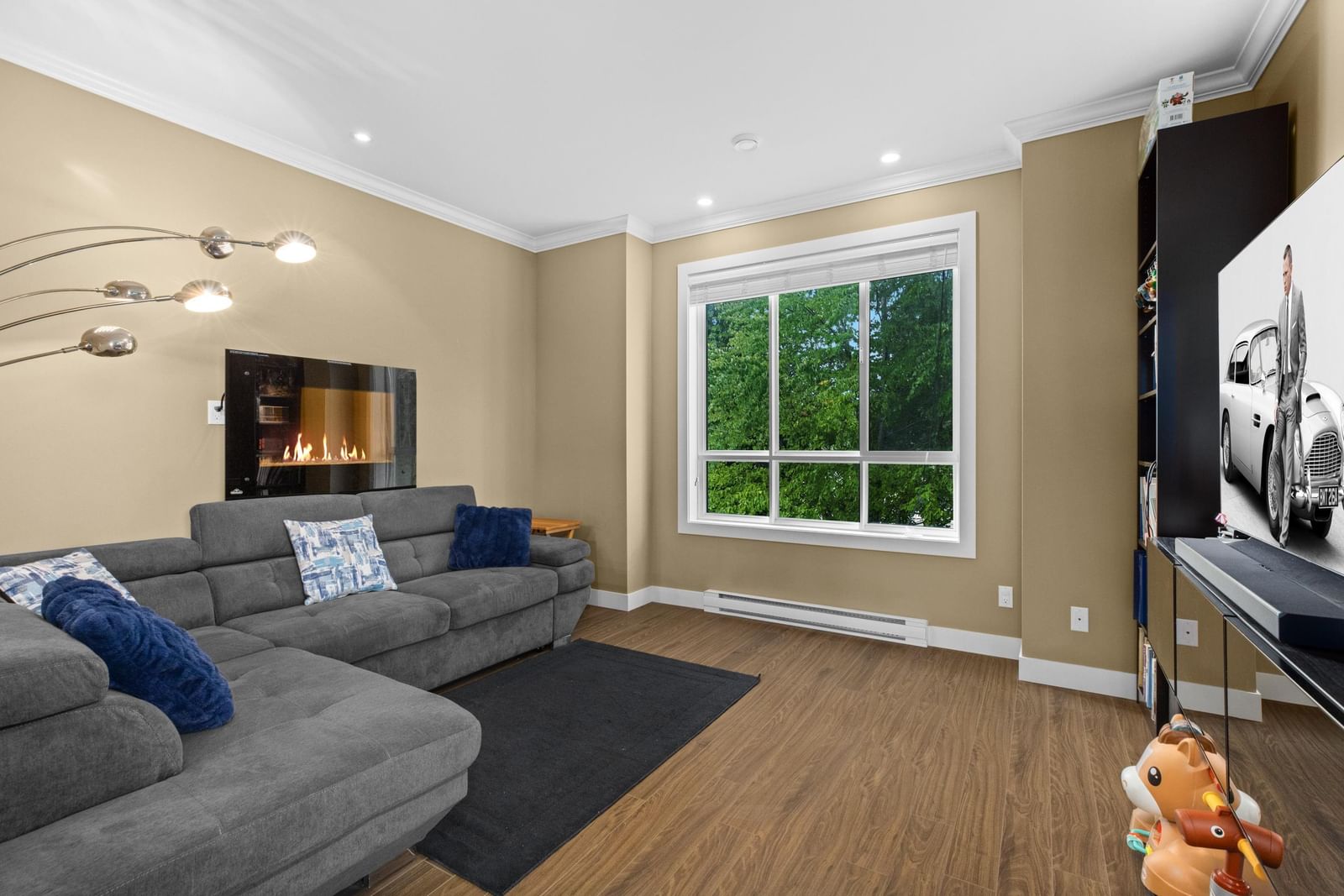 Listing Image 13