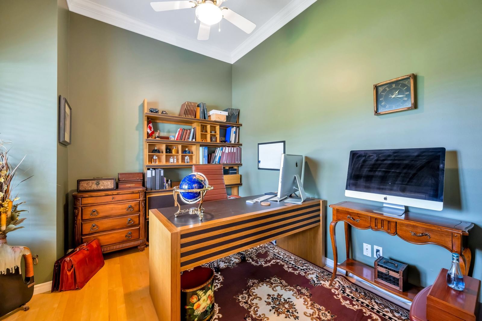 Listing Image 4
