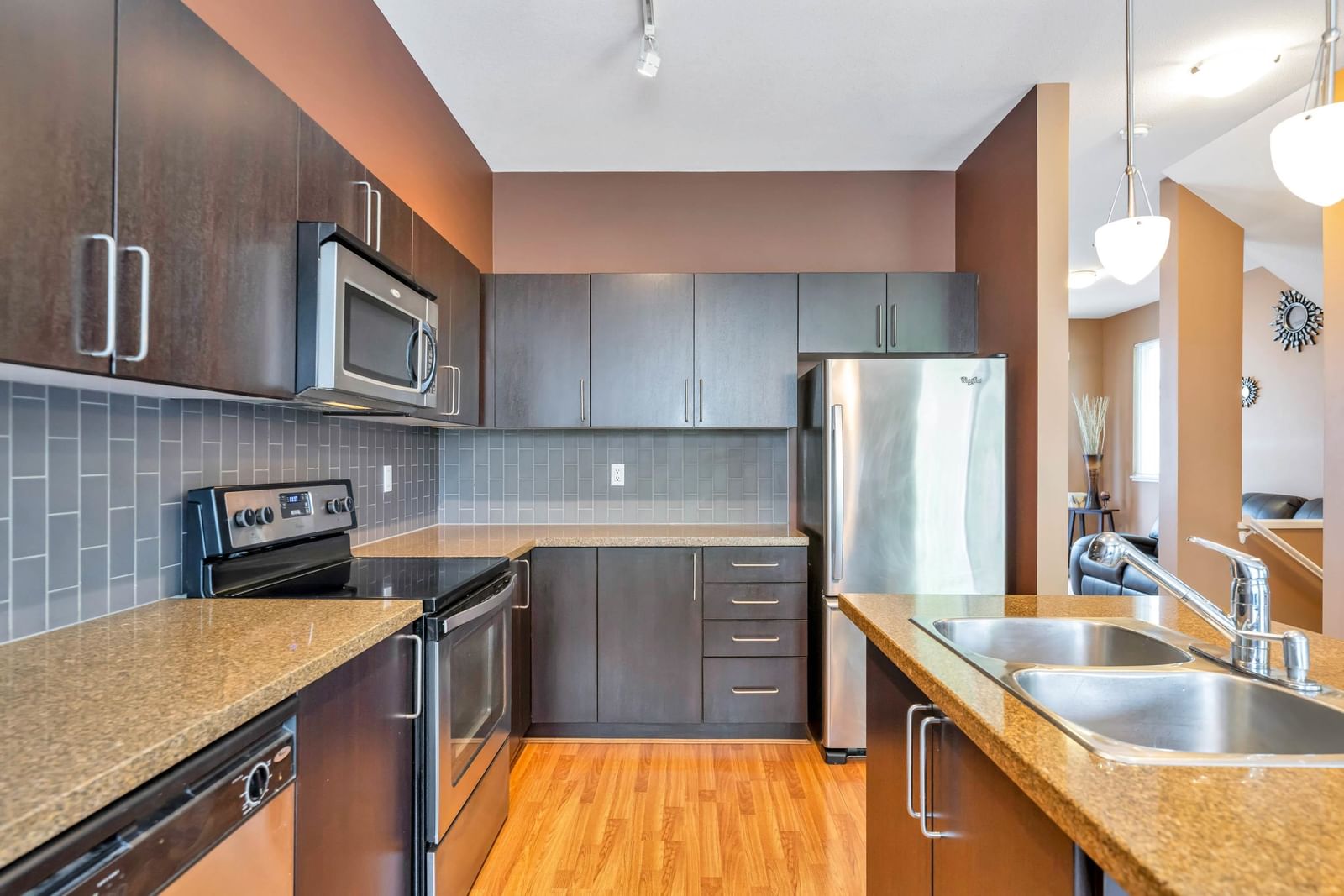 Listing Image 13