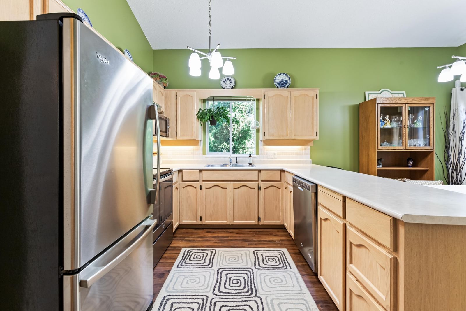 Listing Image 11