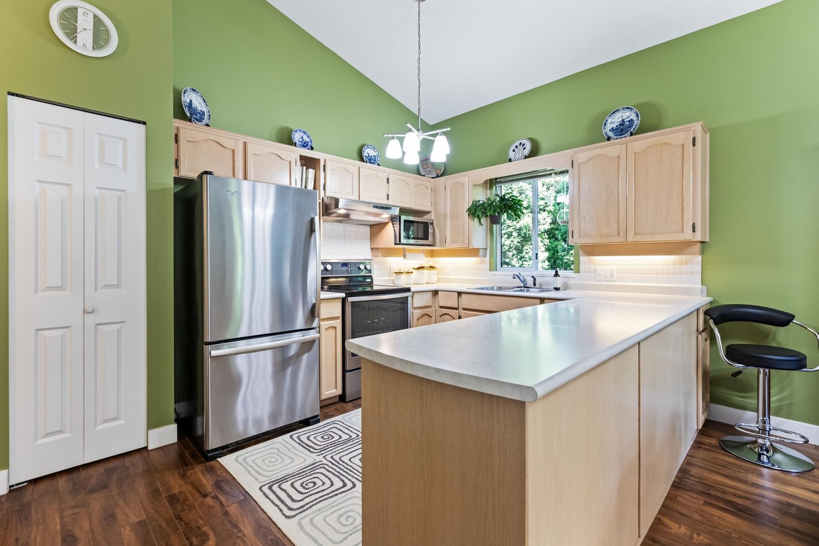 Listing Image 12