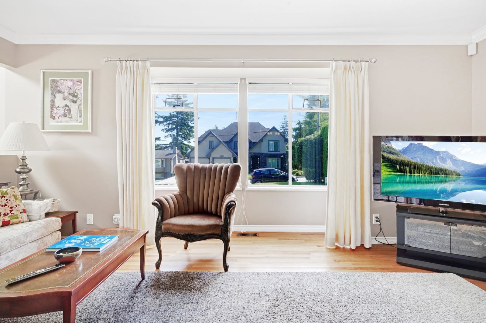 Listing Image 3
