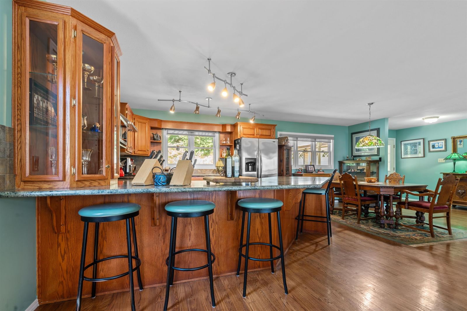 Listing Image 9