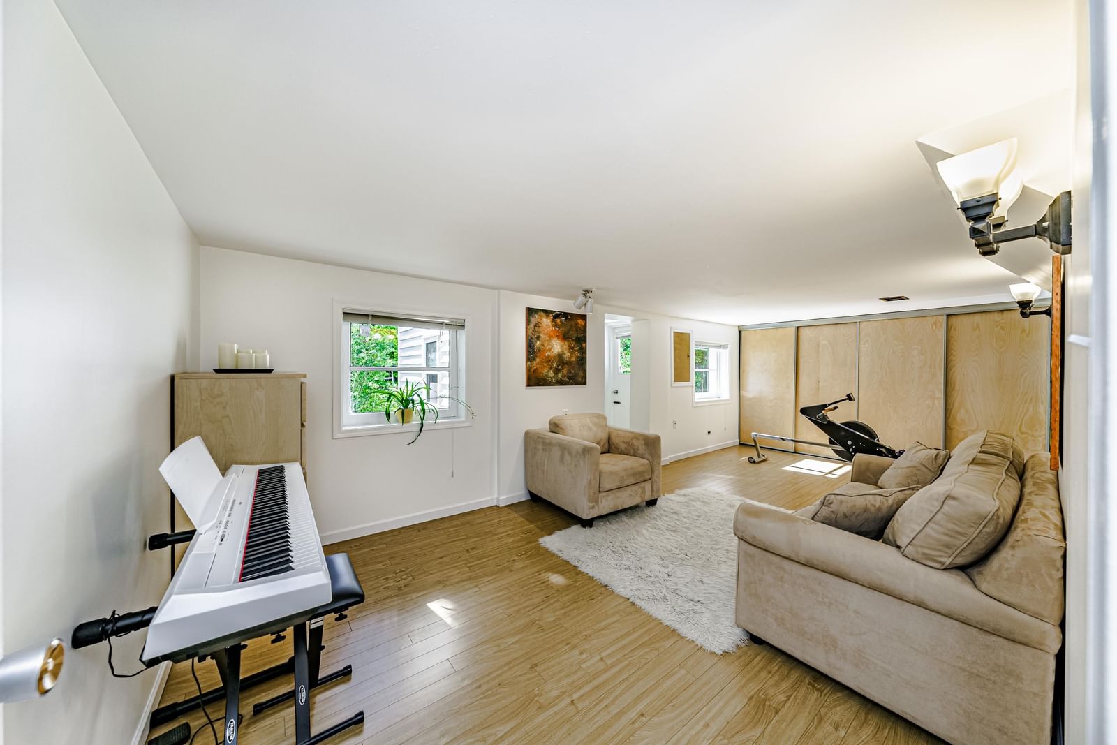 Listing Image 20