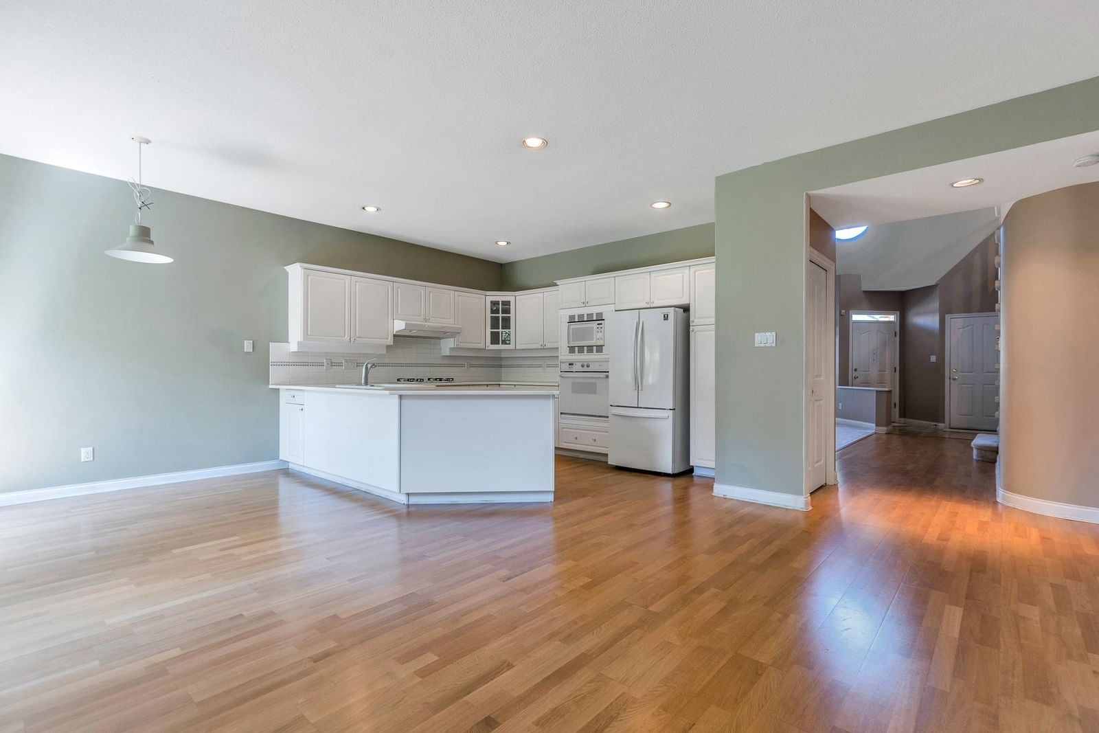 Listing Image 14