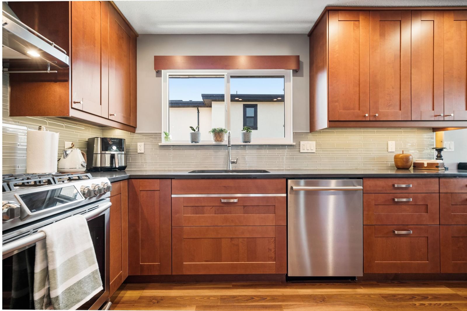 Listing Image 13