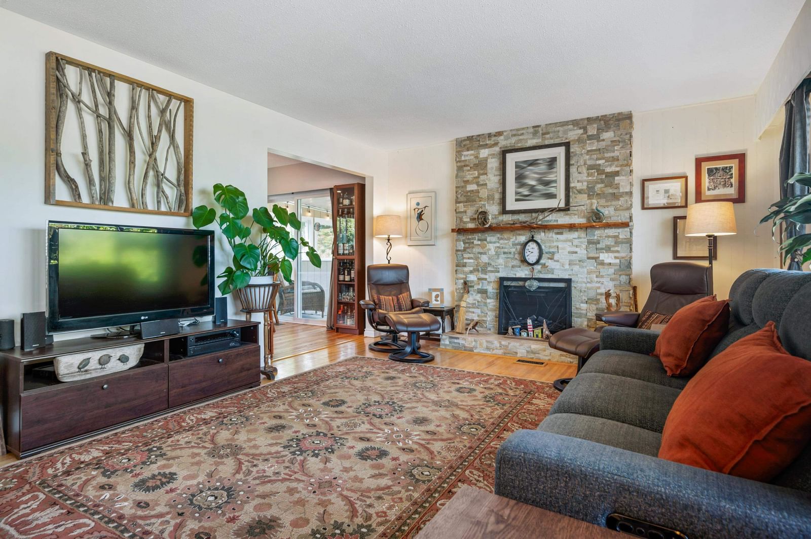 Listing Image 8