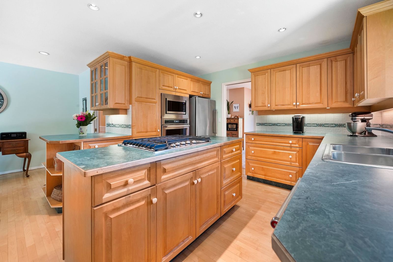 Listing Image 10
