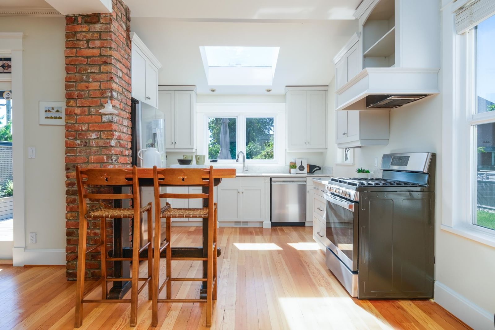 Listing Image 10