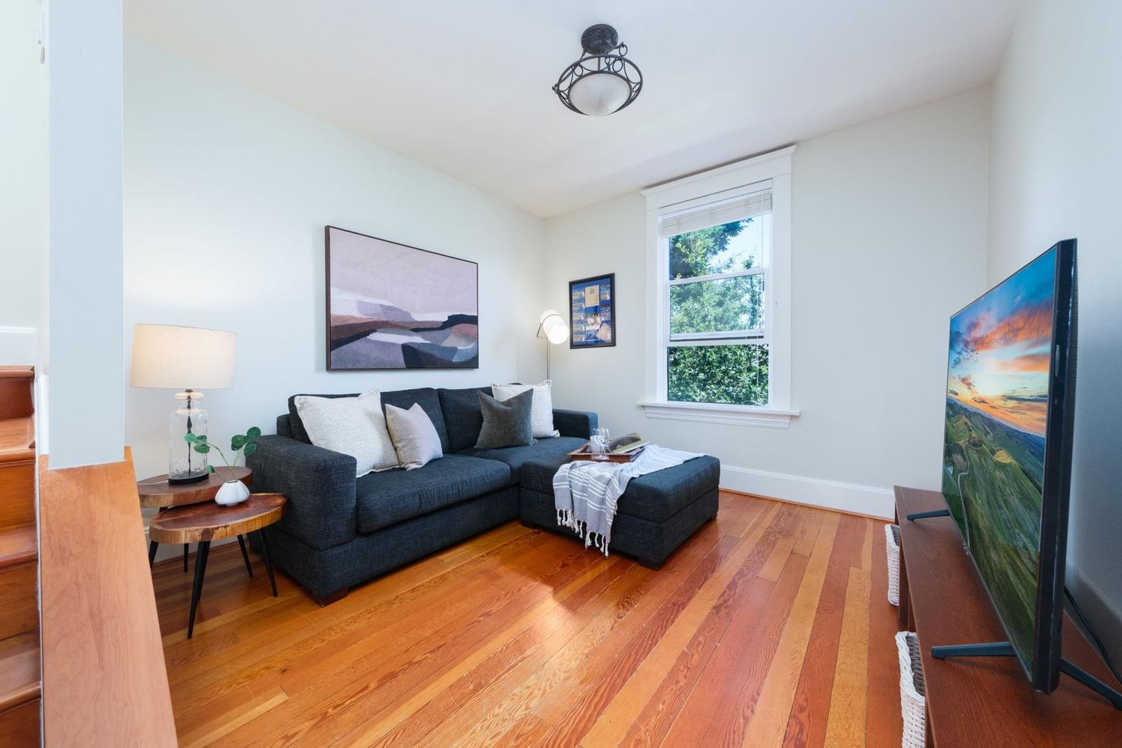 Listing Image 19