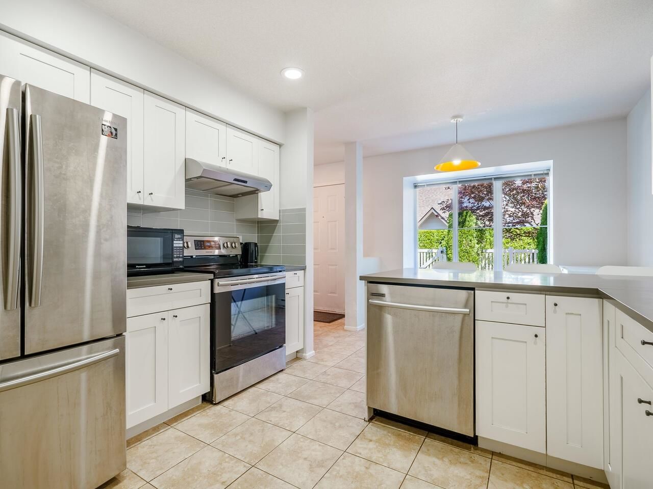 Listing Image 6