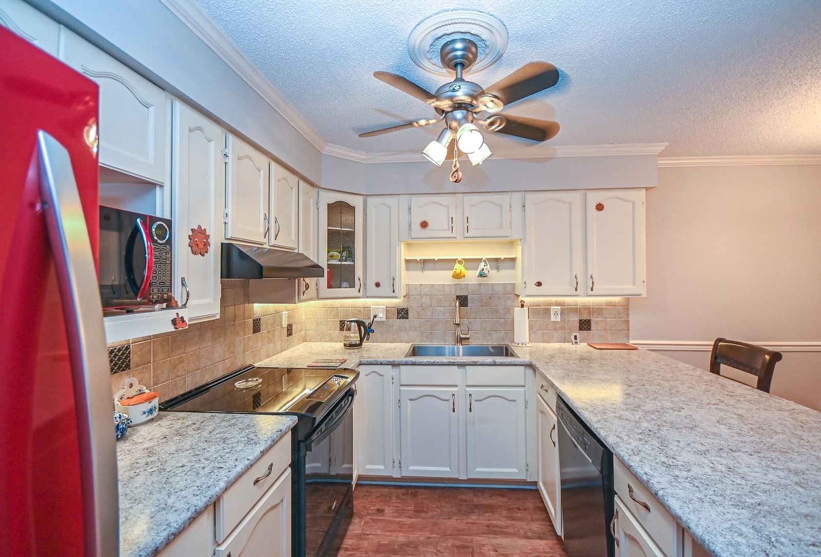 Listing Image 14