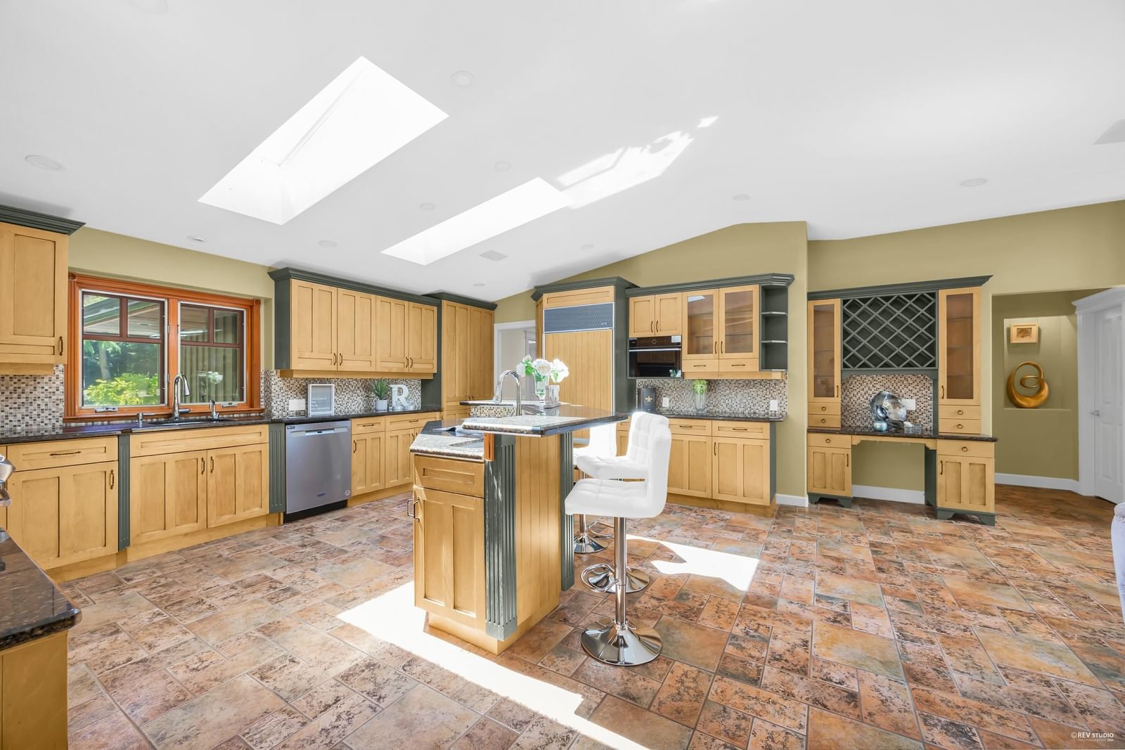 Listing Image 14
