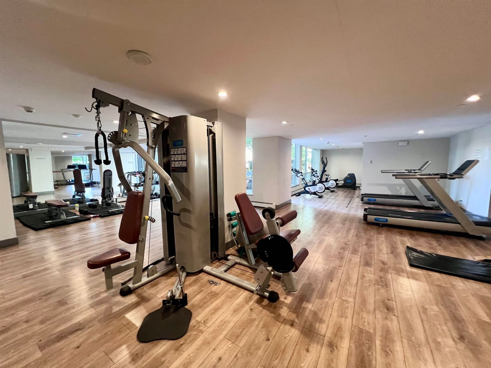 Listing Image 14