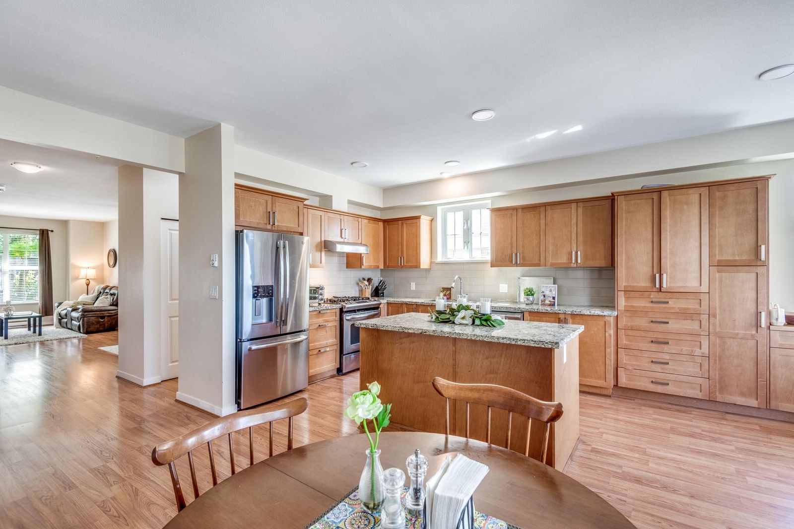 Listing Image 11