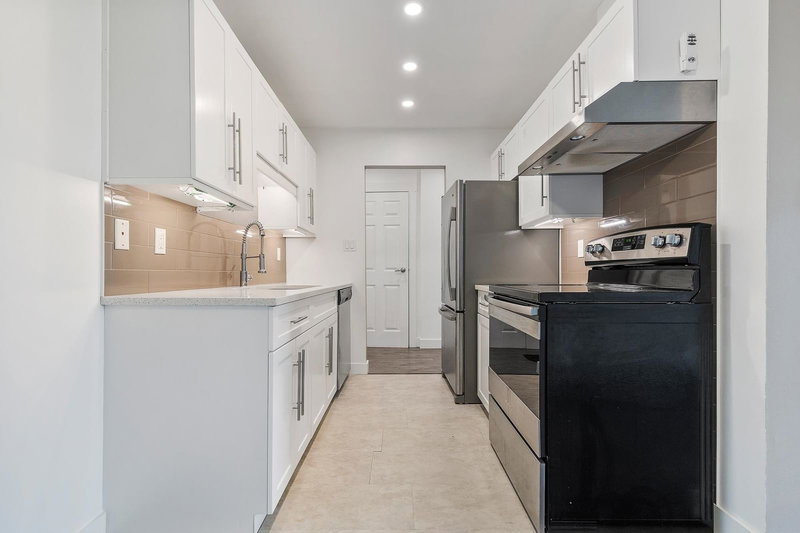 108 - 45598 Mcintosh Drive, Chilliwack, V2P 7J3 | Image 3