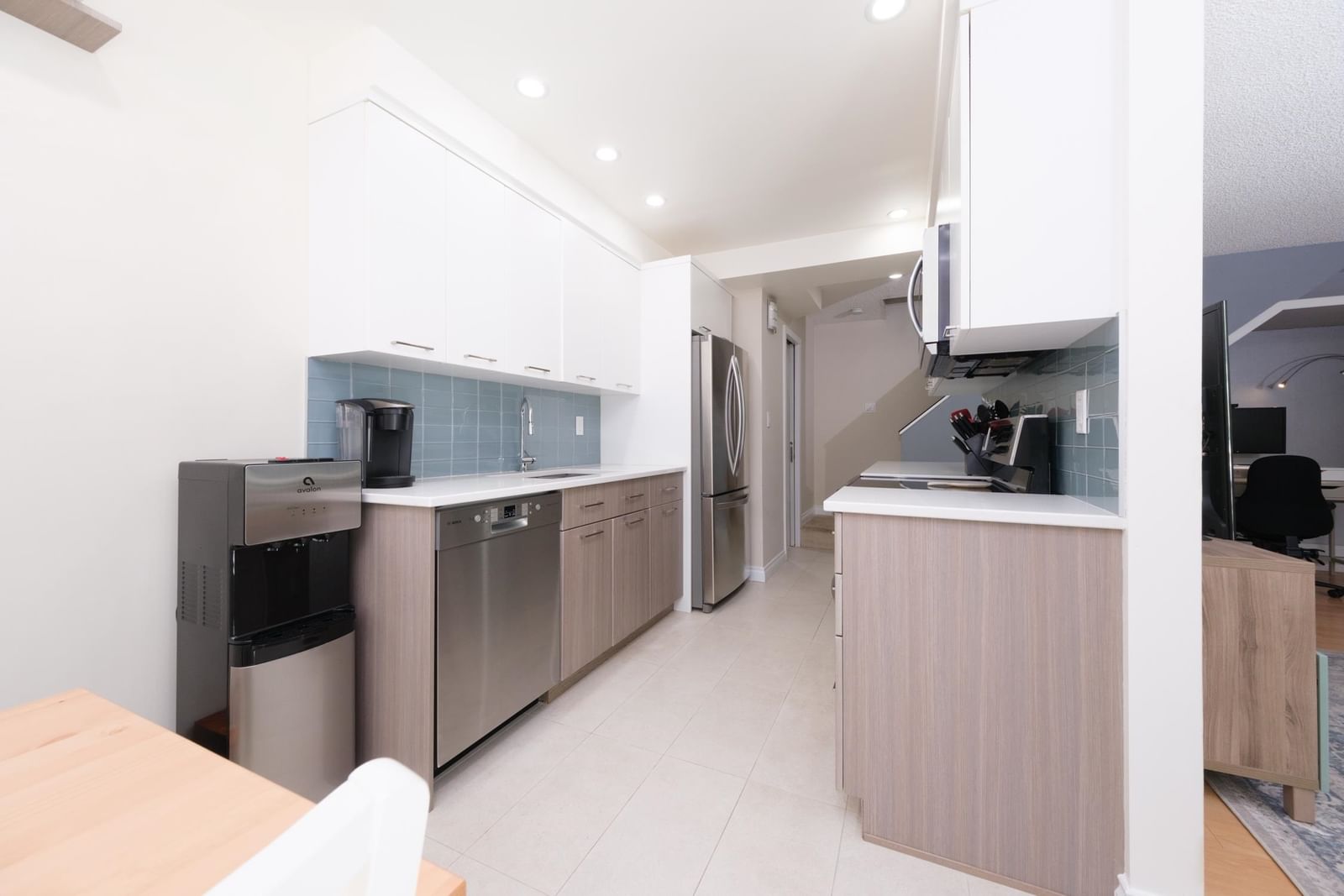 Listing Image 10
