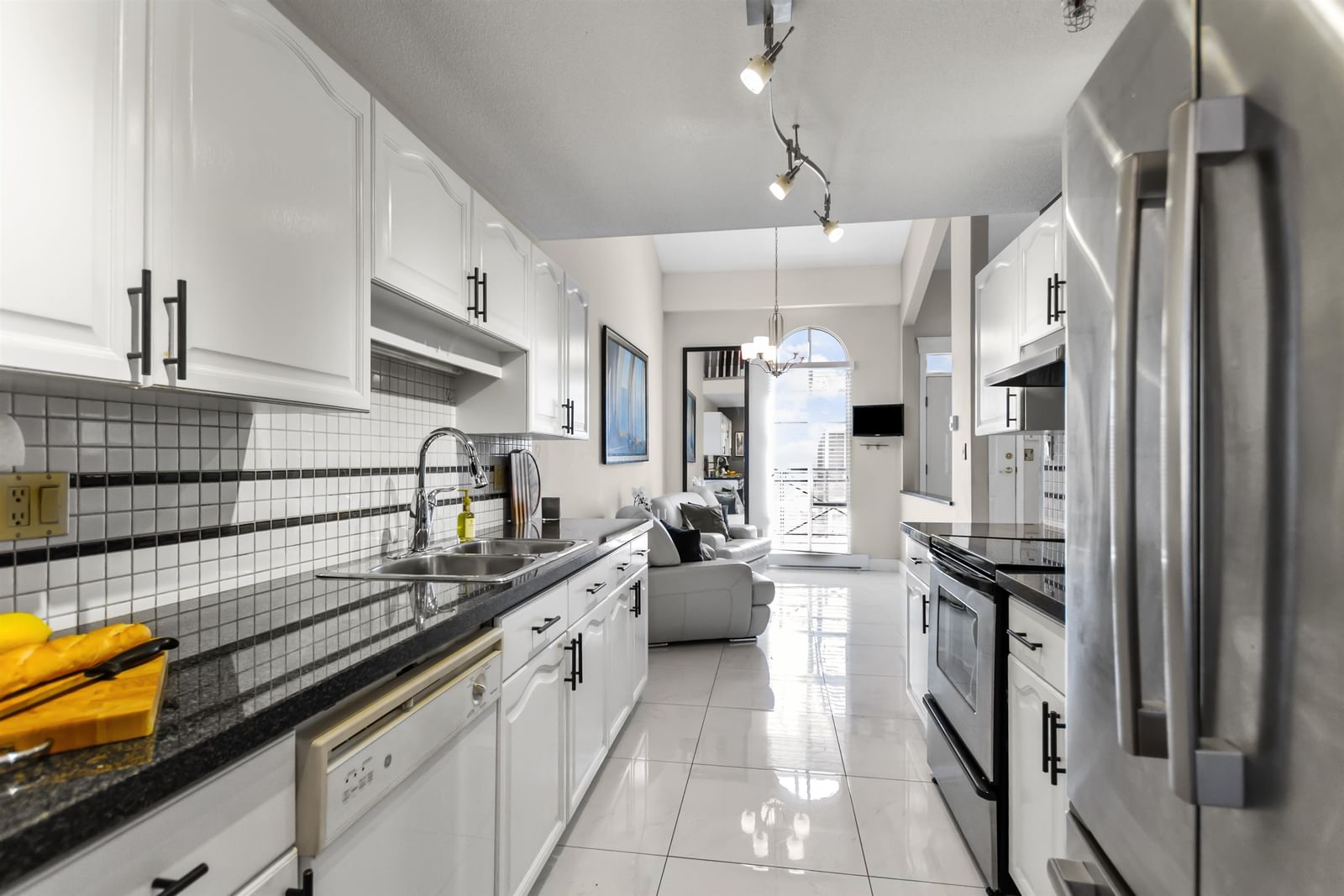 Listing Image 10