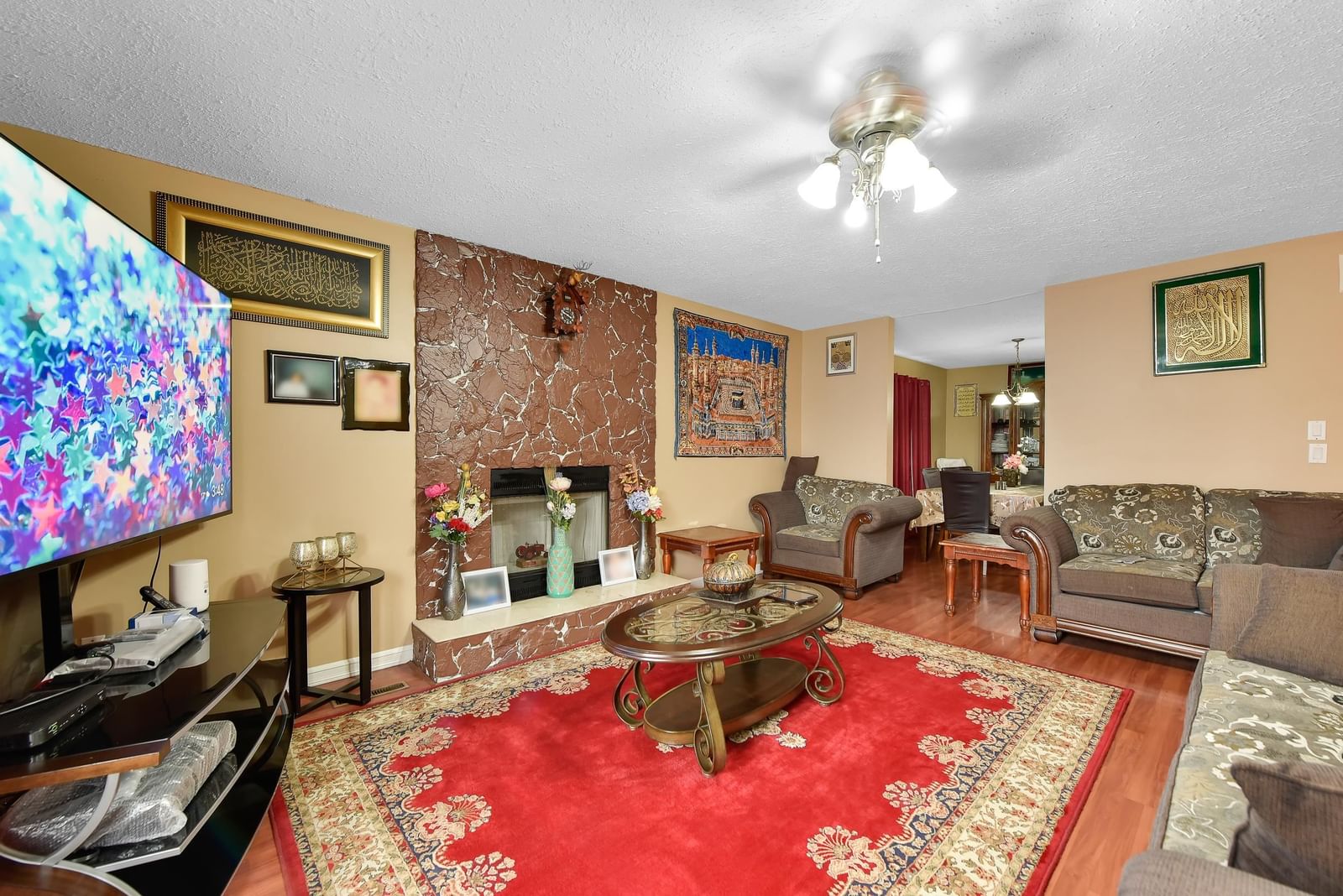 Listing Image 12