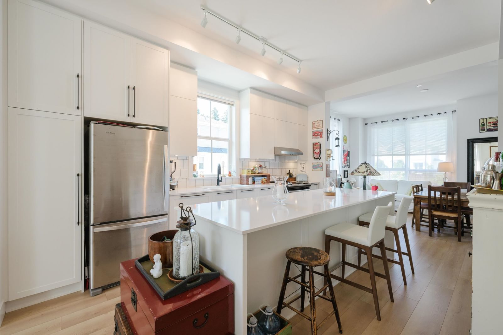 Listing Image 9