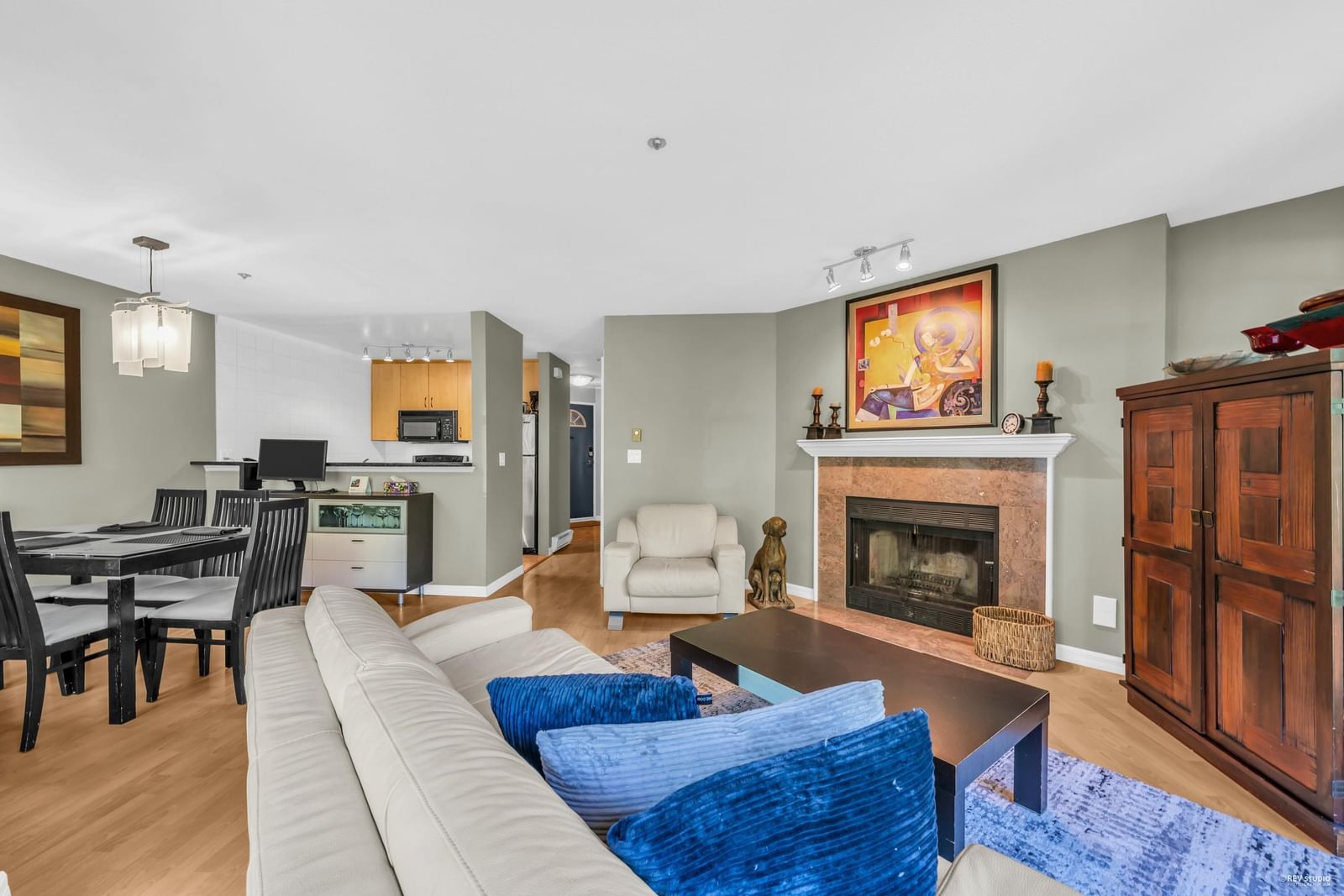 Listing Image 15