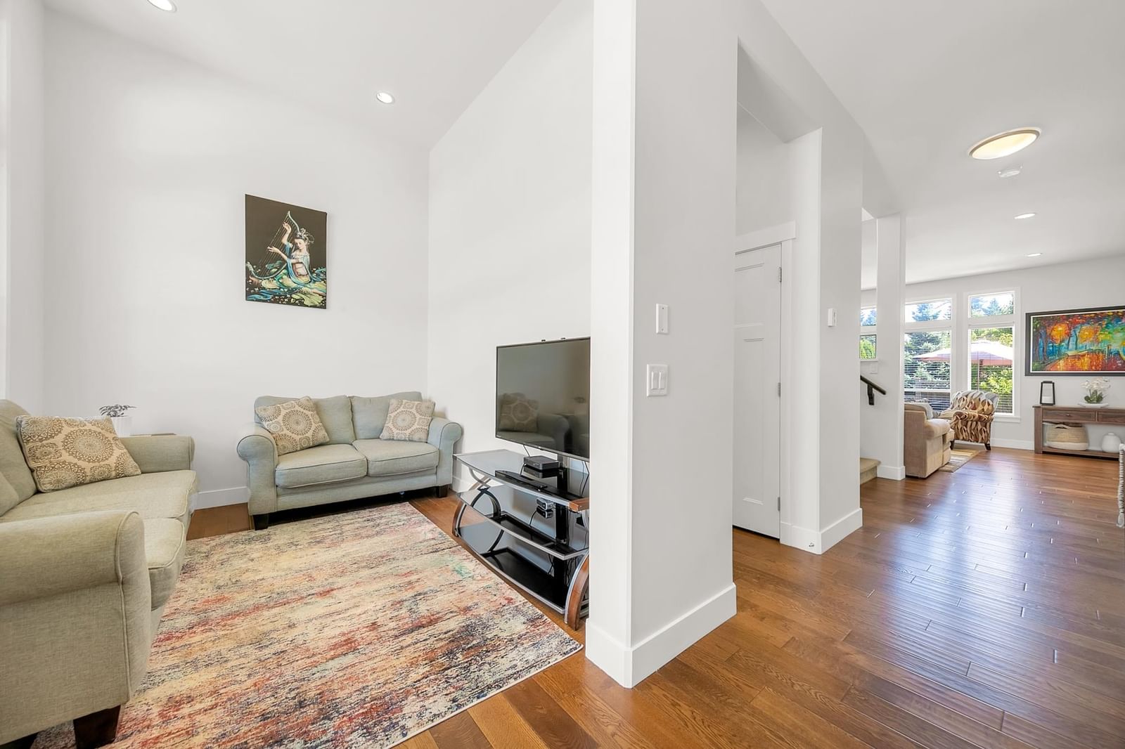 Listing Image 5