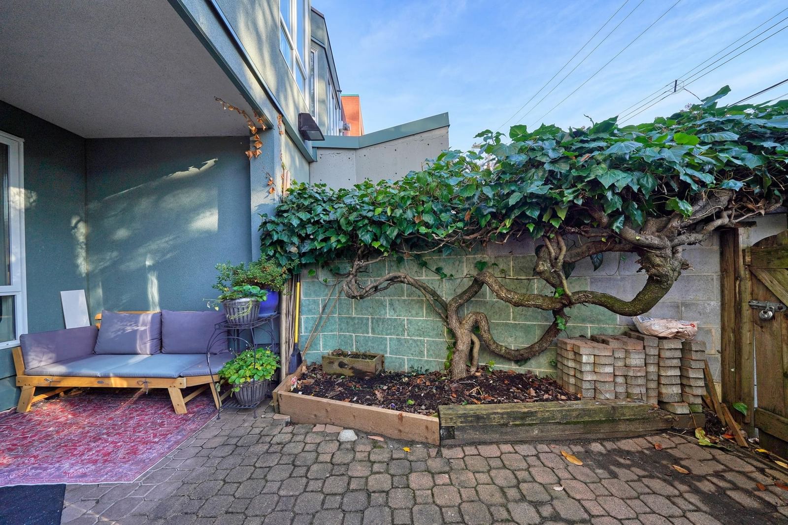 Listing Image 11