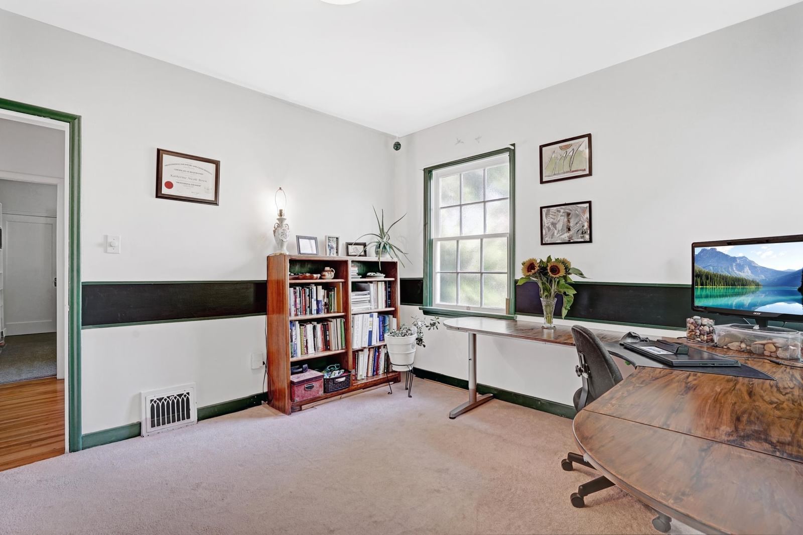 Listing Image 12