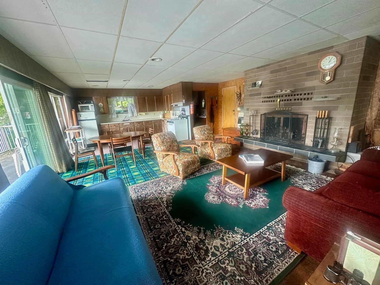 Listing Image 4