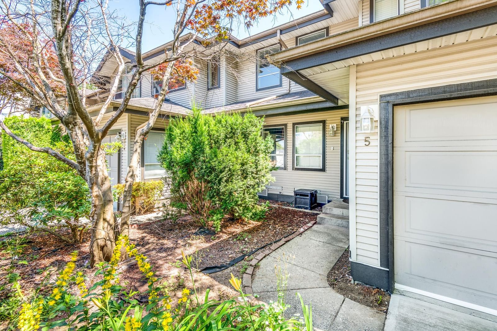 Listing Image 3