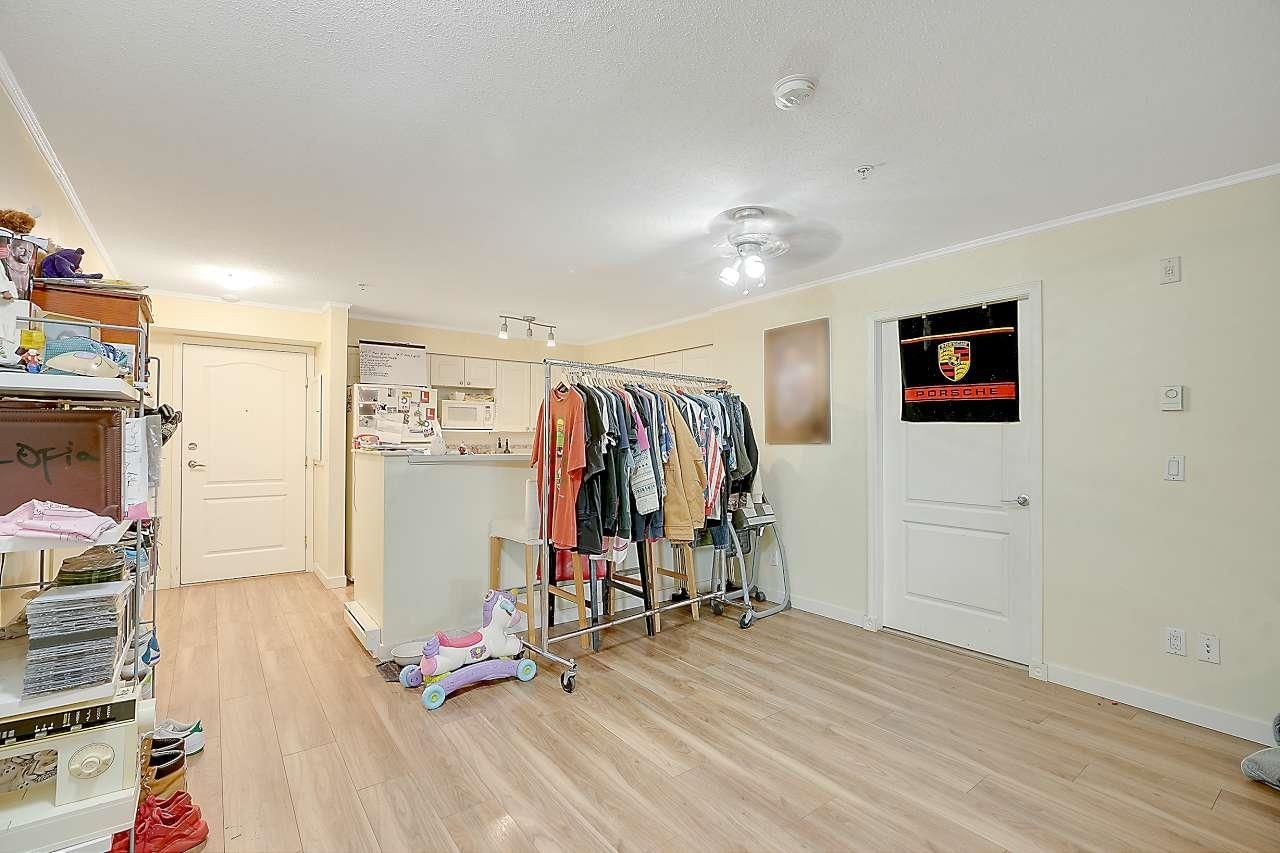 Listing Image 17