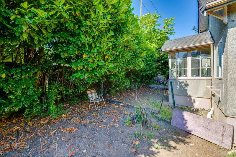 112 Tenth Avenue, New Westminster, V3L 2B1 | Image 3