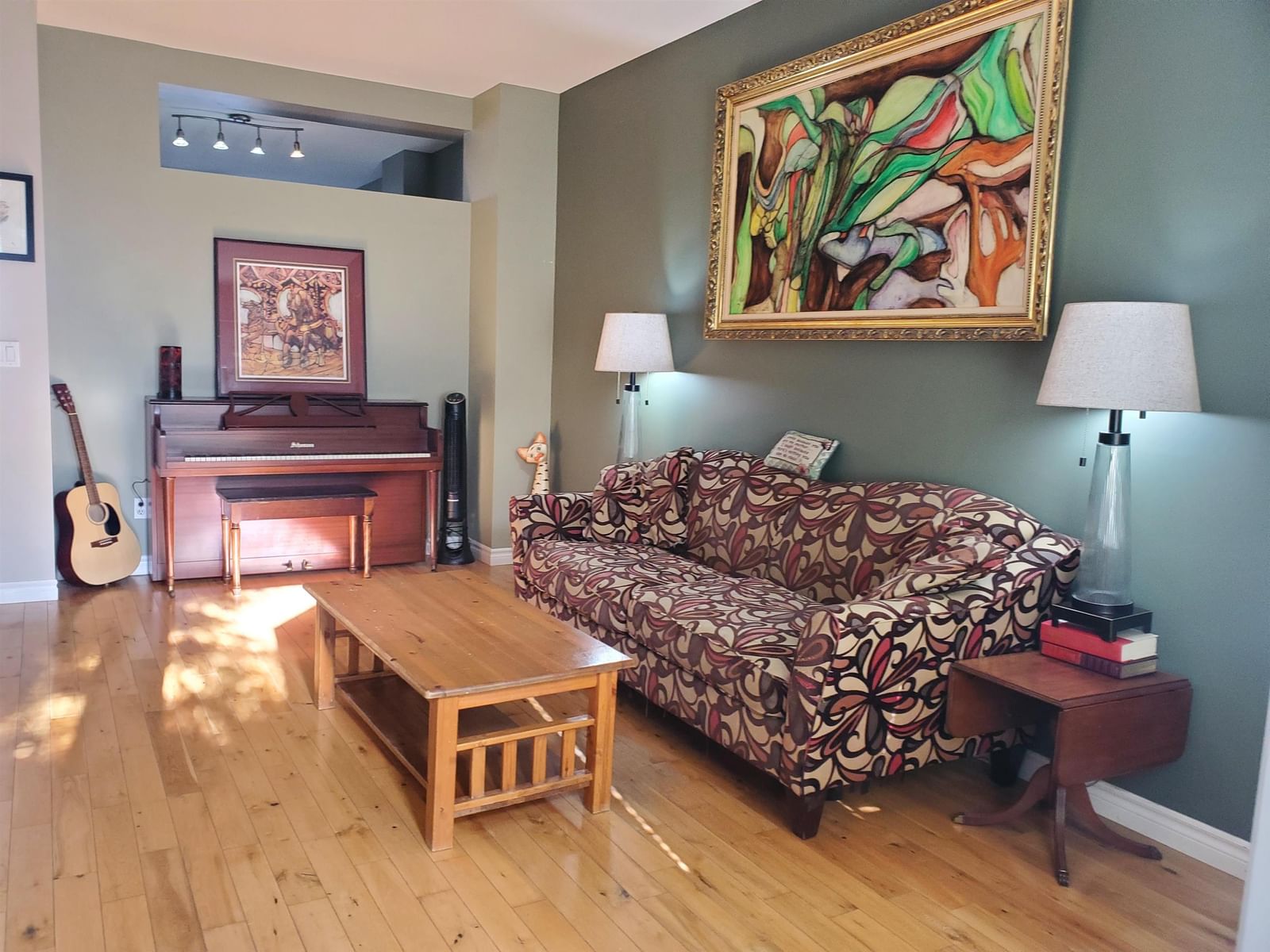 Listing Image 4
