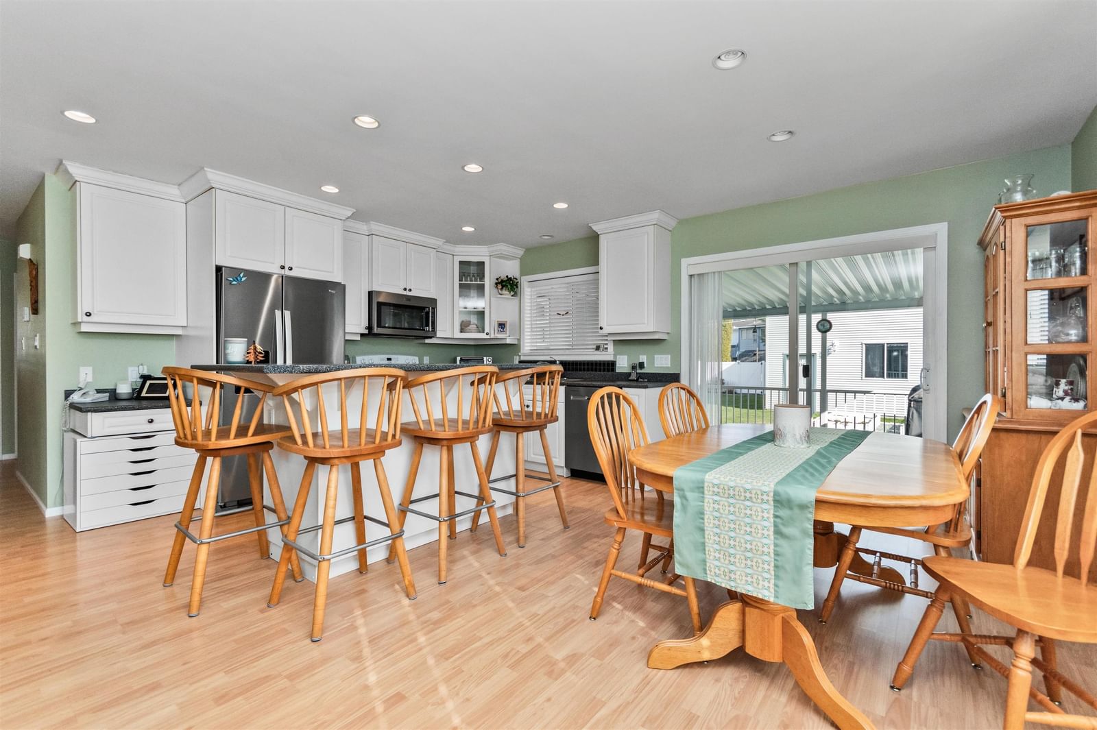 Listing Image 5